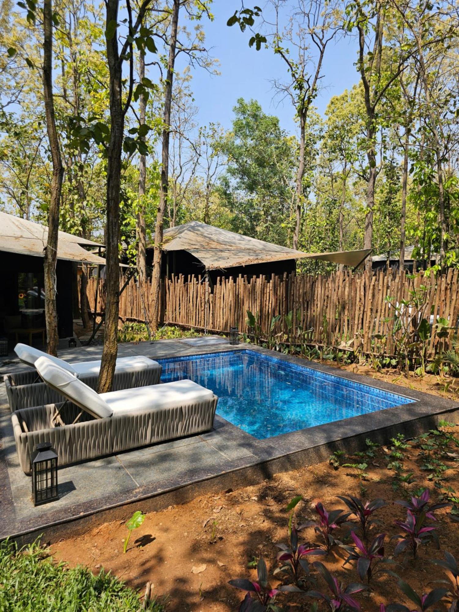 Hotel Sonar Bangla Joypur Forest Екстер'єр фото